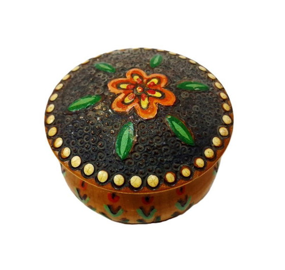 Image 1 of Kleine vintage pyrografie en beschilderde houten doos