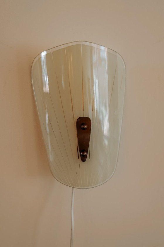 Image 1 of Glazen Mid Century Modern Wandlampje, Jaren 50