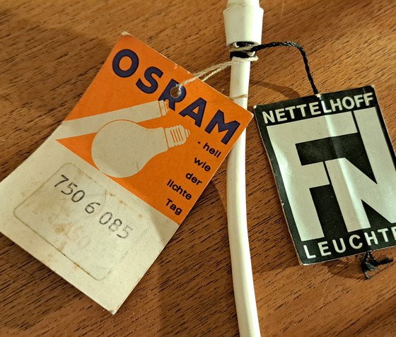 Image 1 of Ensemble de 3 suspensions Nettelhoff – Laiton et rouge – Style moderne du milieu du siècle, années 1960/70