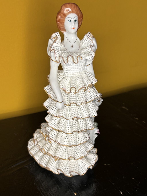 Elegant porcelain lady in lace dress – Debelle Fine Porcelaine (vintage)