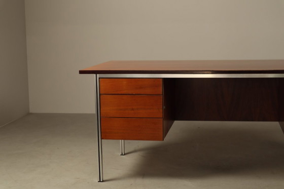 Bureau de direction ORA Acciaio, fabriqué en Italie dans les années 1970. – Bureaux, Wood (photo 2 of 16)