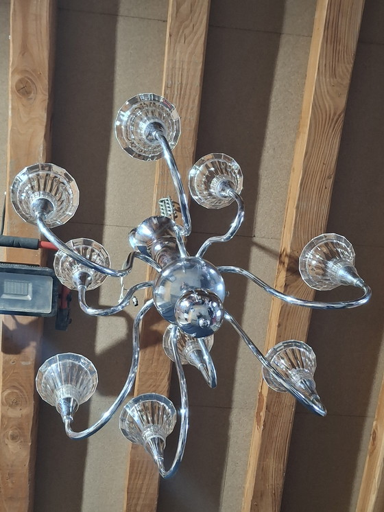 Image 1 of Lampadario vintage degli anni '30-'50 in metallo cromato e spessi paralumi in vetro – stile Art Déco