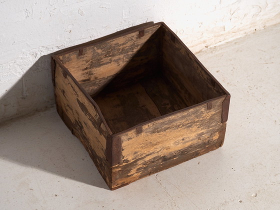 Antica misura per grano Dou in legno di olmo, Cina, circa 1900, Oggetti decorativi, Ferro, Rustic (foto 2 di 7)