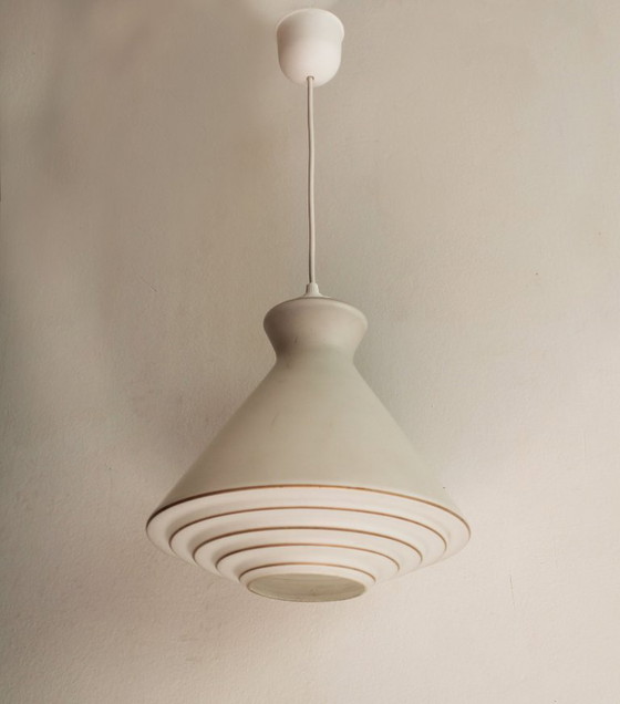 Image 1 of Milchglas-Pendelleuchte aus den 1960er Jahren