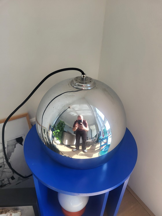 Image 1 of Due lampade a sospensione vintage in argento (a specchio) dal design unico, in stile era spaziale.