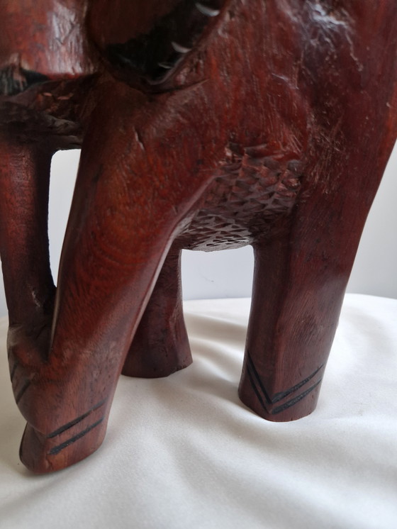 Image 1 of Éléphant en bois de teck massif
