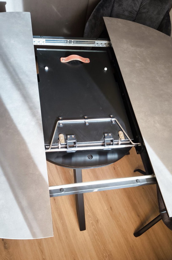 Image 1 of Winnipeg dining table + 4 × Venjakob armchairs “Fiona” – as new