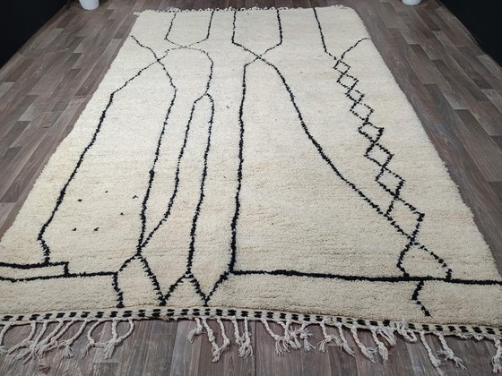 Image 1 of Alfombra Beni Ouraine tejida a mano de 2/3 m