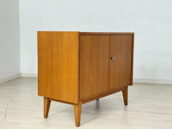 Image 1 of Commode élégante des années 1960 en chêne chaleureux / meuble vintage