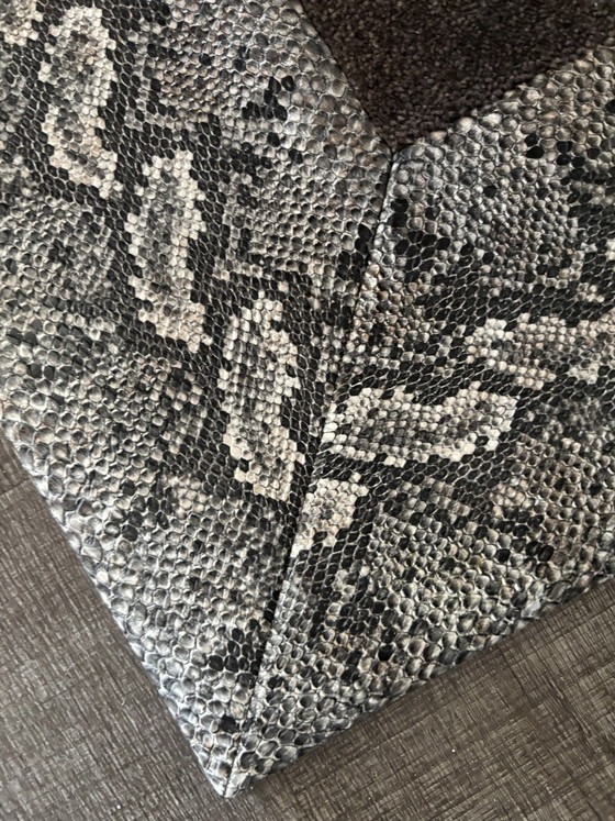 Tappeto con bordo decorativo stampa serpente 350x 580cm – Tappeti, Textile (photo 4 of 7)