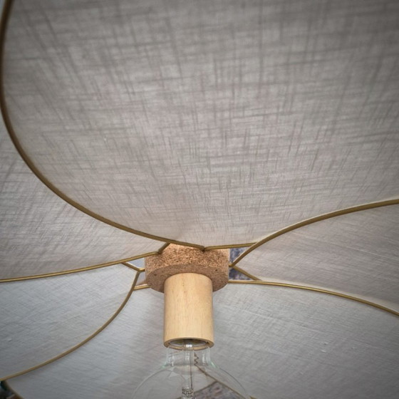 Image 1 of Suspension Fleur, Modèle Frida, 6 Pétales Structure Métal Doré et Lin (Teinte Personnalisable)