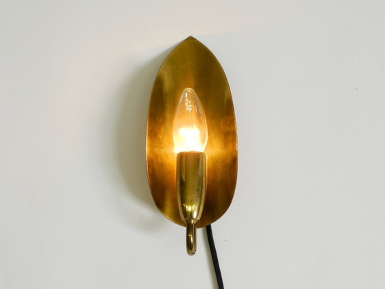 Image 1 of Bellissima lampada da parete conica originale Mid Century Modern realizzata in ottone