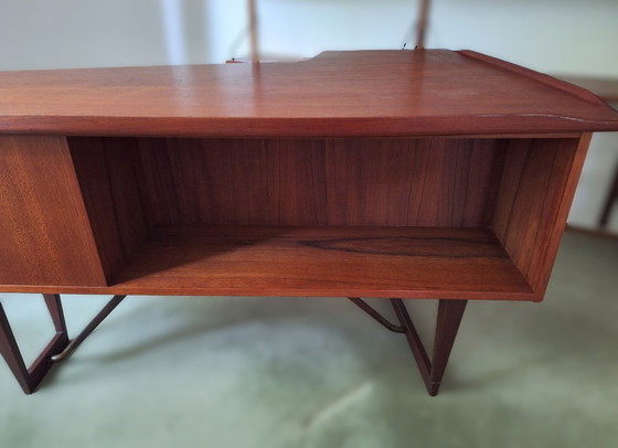 Boomerang desk by Peter Løvig Nielsen, 1960s – Wood (photo 10 of 25)