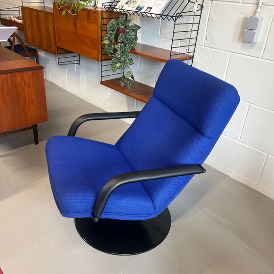 Vintage Swivel Armchair •Artifort• model F142 – Textile, Metal (photo 2 of 15)