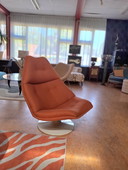 Artifort f510