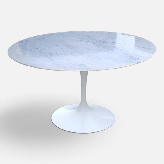 Knoll International Eero Saarinen Tulip Tisch Schreibtisch 137cm Marmor 1960er – Esstische, Marble, Aluminium (photo 2 of 6)