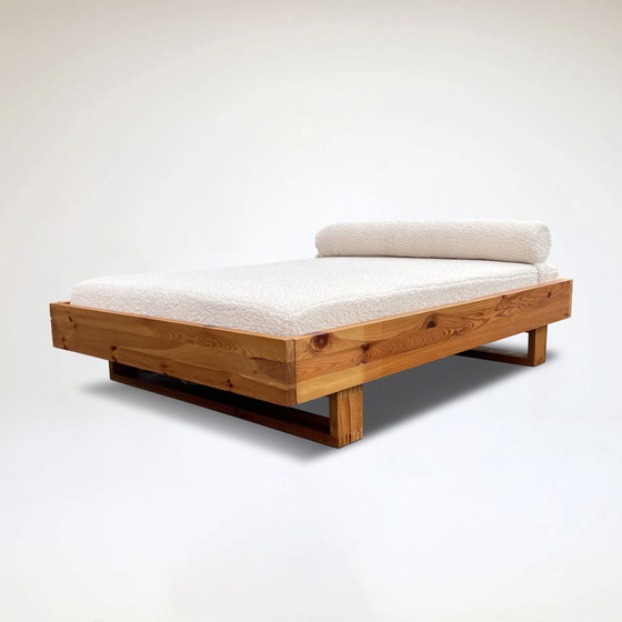 Image 1 of Modernist pine and bouclé daybed by Ate van Apeldoorn for Houtwerk Hattem 1970s