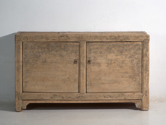 Credenza bassa lunga antica in olmo con due ante – Cina, circa 1950 – Credenze con vetrina (photo 21 of 40)