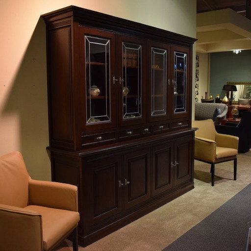 Private Label Queen cabinet