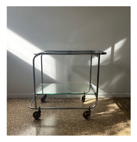 Image 1 of Carrito Bauhaus de metal cromado y cristal, década de 1930, Países Bajos