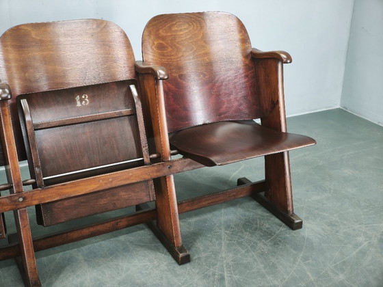 Image 1 of Zeldzame Tsjechoslowaakse bioscoopbank met drie zitplaatsen uit de jaren 1920, in Thonet-stijl.