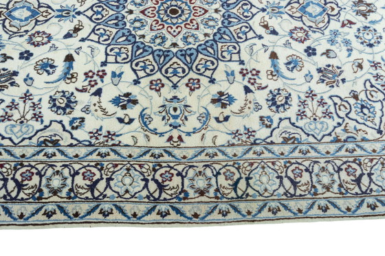 Image 1 of Handgeknoopt Perzisch tapijt - Nain 9 La met zijde 206 x 127 cm