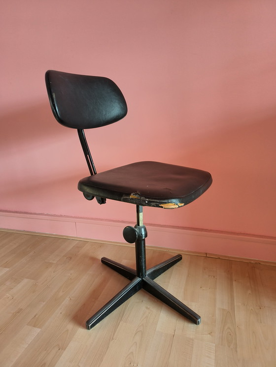 Image 1 of Vintage Ahrend de Cirkel office chair - Friso Kramer design 1960