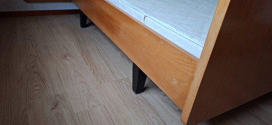 Image 1 of Doppelbett, bestehend aus 2 Einzelmatratzen, deren Fuß- und Kopfende jeweils hochgeklappt werden können.