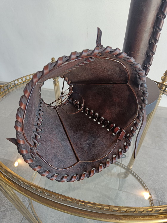 Image 1 of Lampada da tavolo italiana degli anni '70 in pelle con paralume annodato a mano.