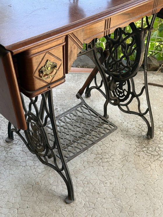 Image 1 of Vintage Singer naaimachine met accessoires