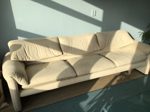 Vintage 3-seater sofa “Maralunga” by Vico Magistretti for Cassina, 1973