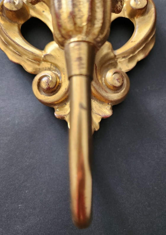 2 Louis XVI Neo-Classical Rocaille Wall Lamps with Gilded Carved Wood Appliqués, Handgeschnitzt, Frankreich (photo 6 of 15)