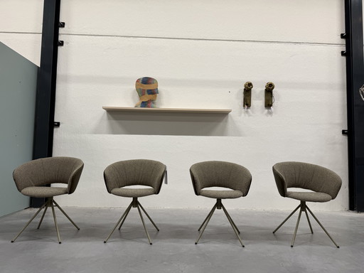 4 Label Vandenberg Lola dining chairs green