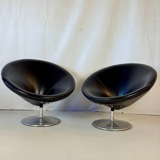 Image 1 of Paar Hongaarse "Radar" fauteuils met origineel kunstleer, jaren 1960