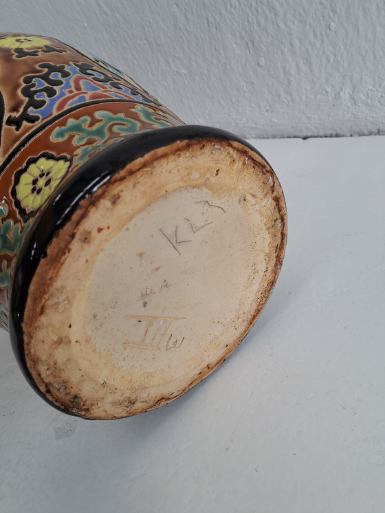 Image 1 of Chinese style vase