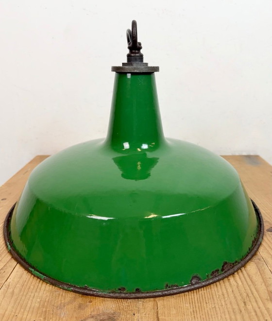 Image 1 of Industriële groene emaille hanglamp van Revo, jaren 1950.