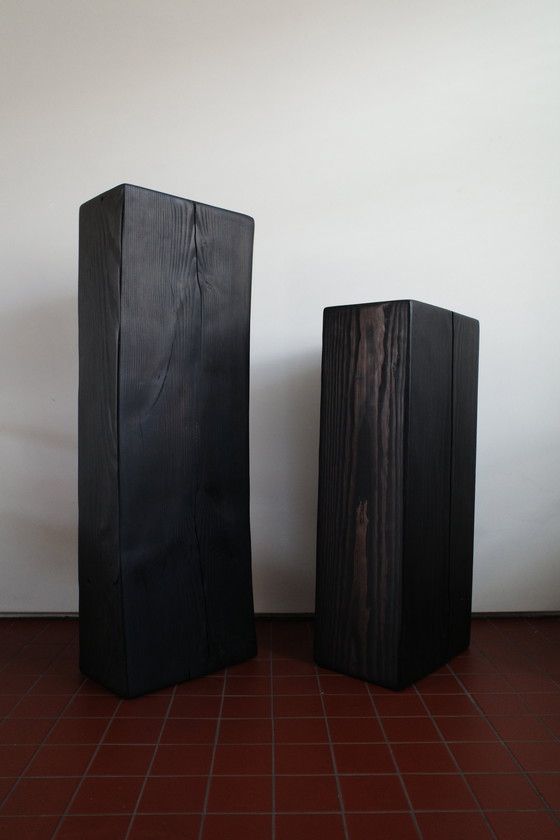 Image 1 of Zócalo recto de madera maciza ebonizada