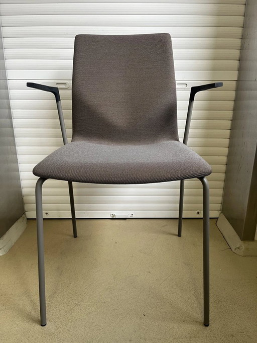 Chaise visiteur Cast 2 Four, piètement gris, Steelcut Trio