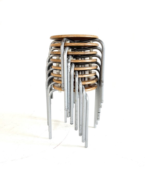 Image 1 of Charge von 92 Sperrholzhockern '70