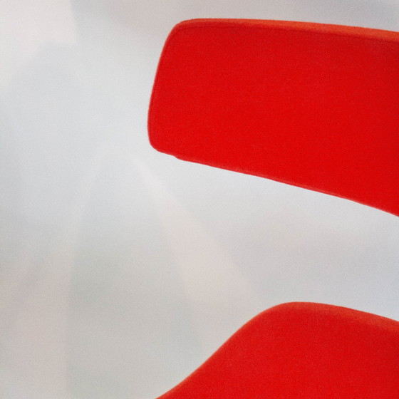 Image 1 of Poltrona girevole con pouf Cassina Auckland