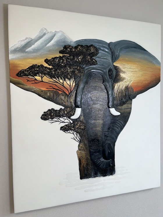 Image 1 of Olifant van de Vrede