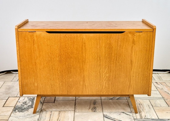 Image 1 of Mobiletto da letto vintage, anni '60, Cecoslovacchia