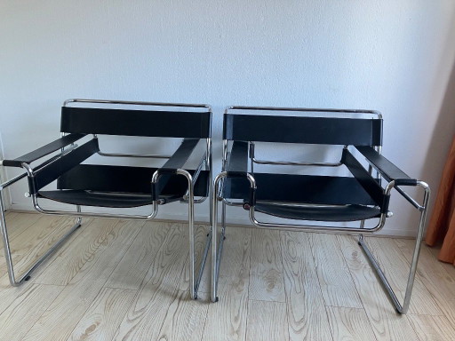 2 Wassily Armchairs by Marcel Breuer for Gavini - ca. 1980 – Gavina, fauteuils, Leather, Metal