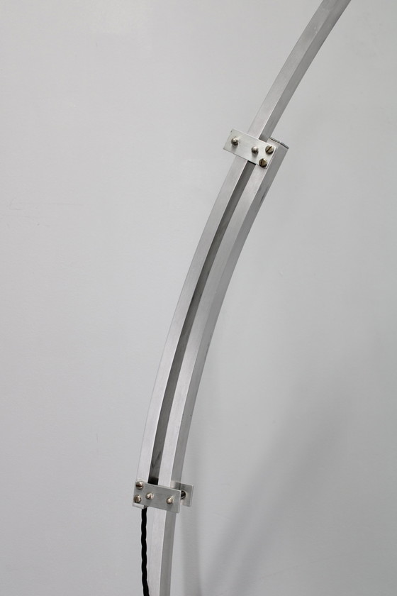 Image 1 of 1970er Harvey Guzzini Bogenförmige verstellbare Stehleuchte, Italien