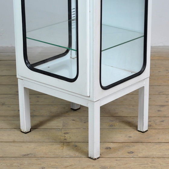 Image 1 of Medizinisches Kabinett aus Eisen und Glas, 1970er Jahre