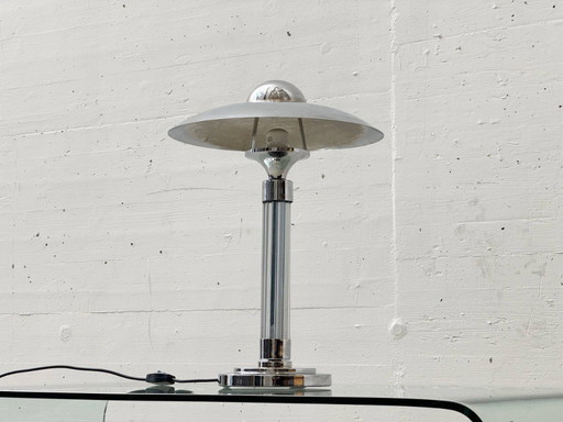 French Art Deco table lamp made of chrome-plated metal, 1930s