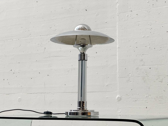 Image 1 of French Art Deco table lamp made of chrome-plated metal, 1930s