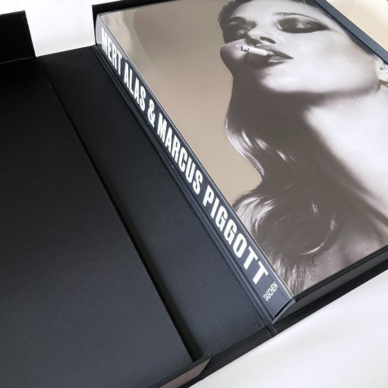 Image 1 of Taschen - Sammlerstück Mert Alas / Marcus Piggott