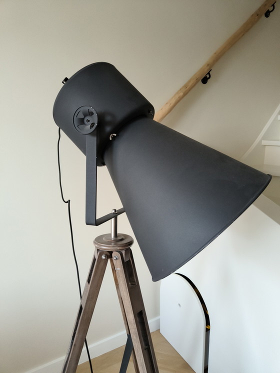 Image 1 of Lámpara de pie industrial y robusta