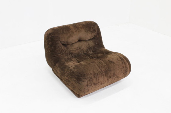 Image 1 of Vintage italiaanse fauteuil bruin velours jaren 70 